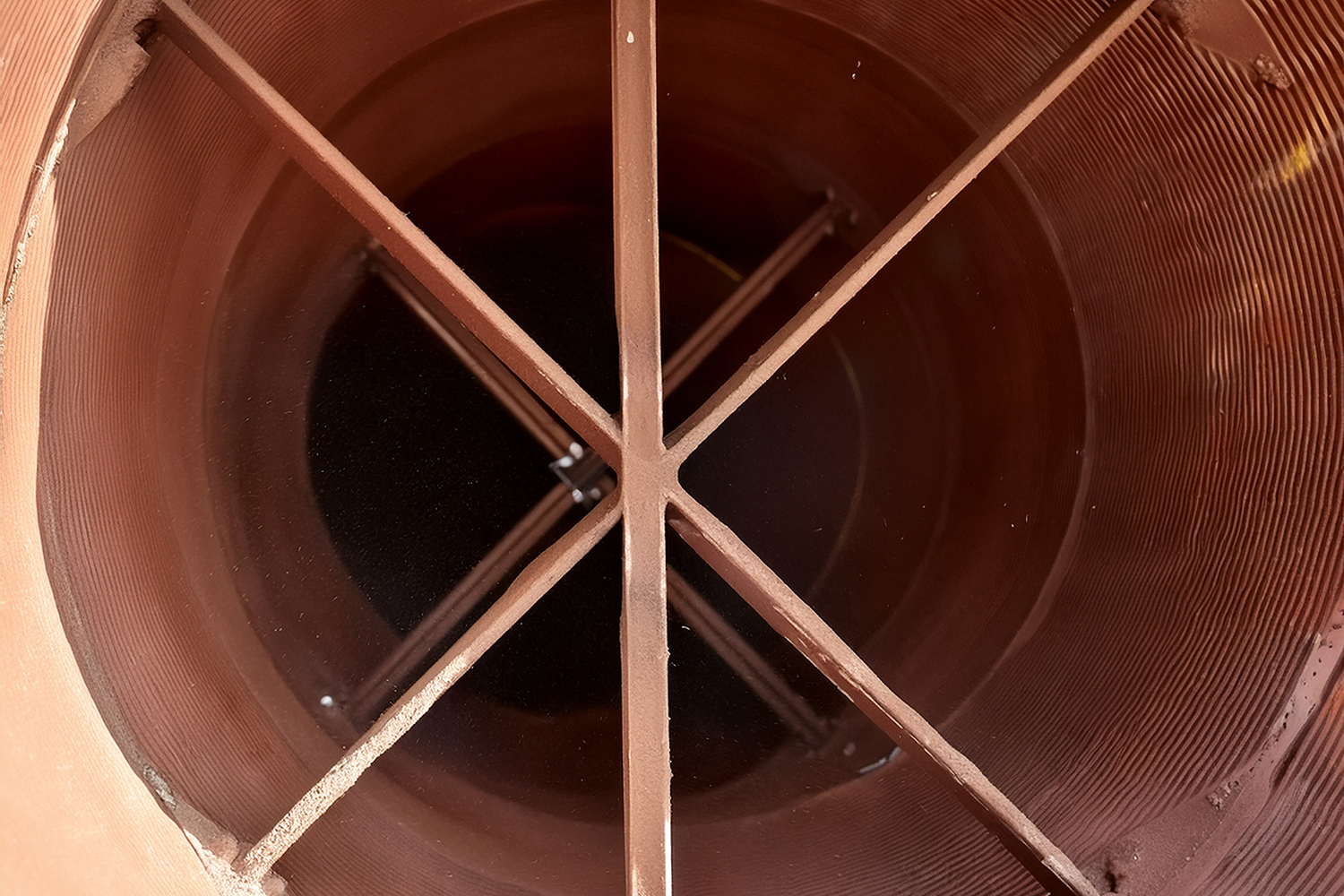 ドローン狭隘部点検